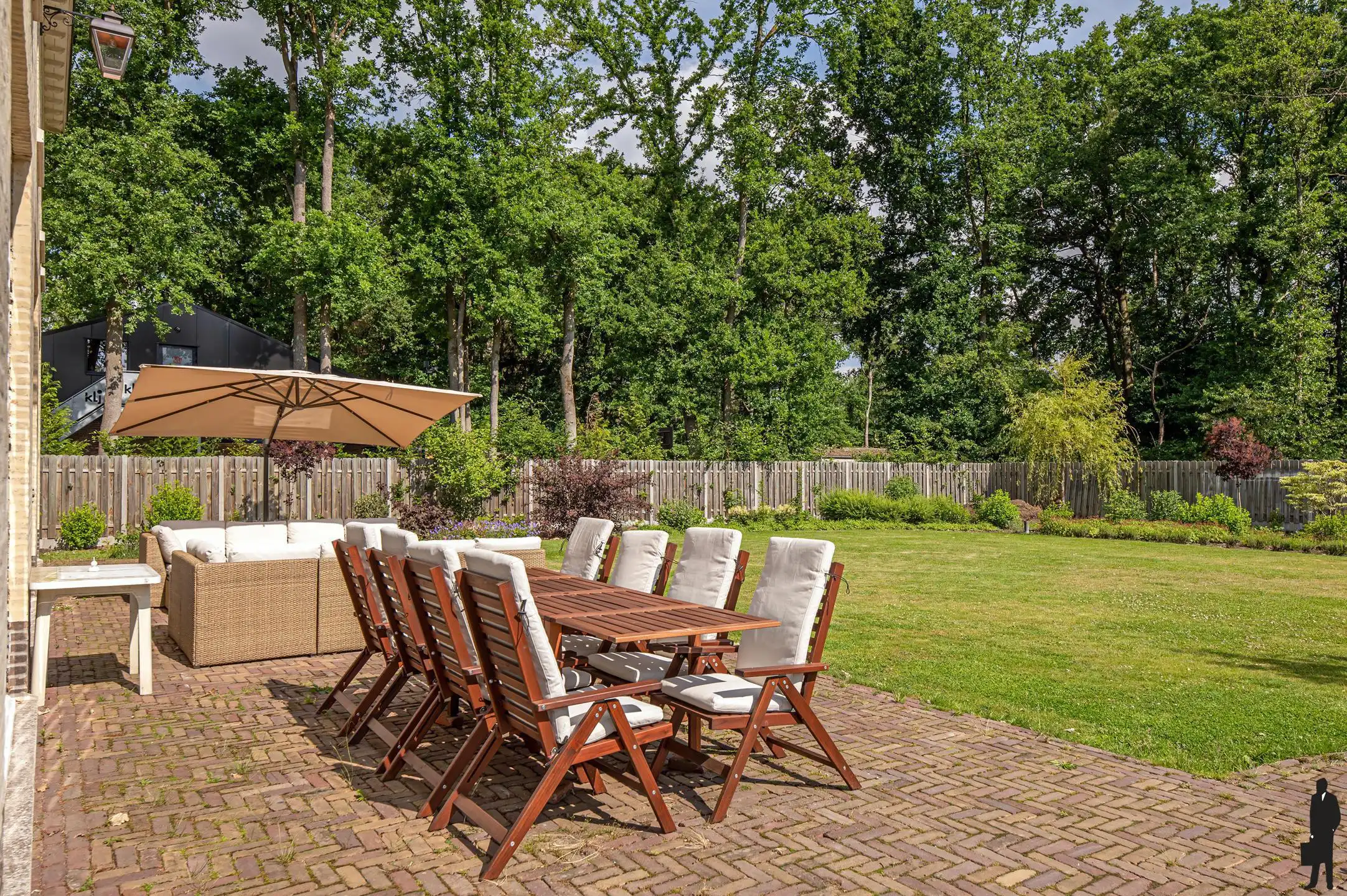 Villa in Engelse stijl op perceel van 1.989m² foto 19