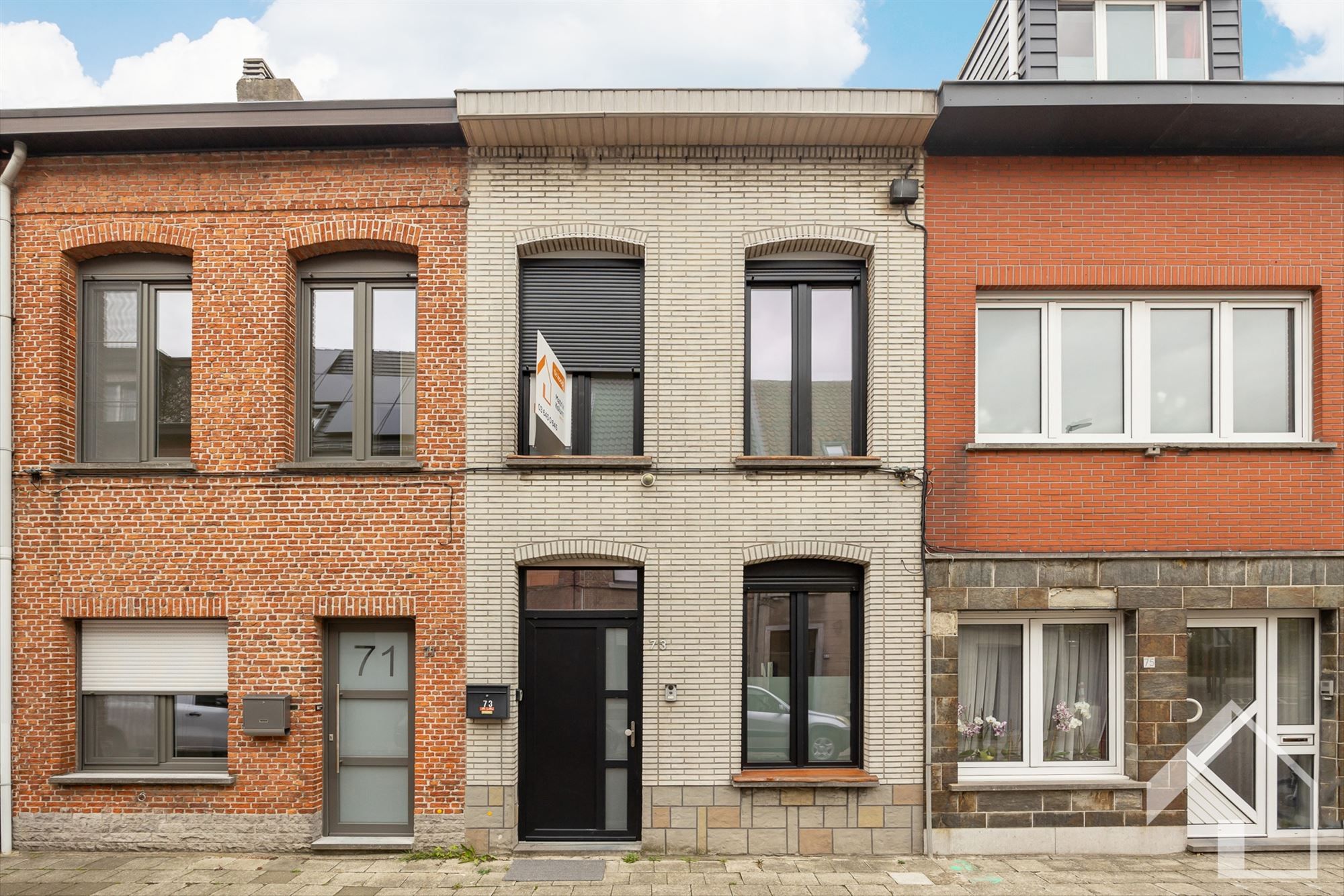 Volledig gerenoveerde stadswoning foto {{pictureIndex}}