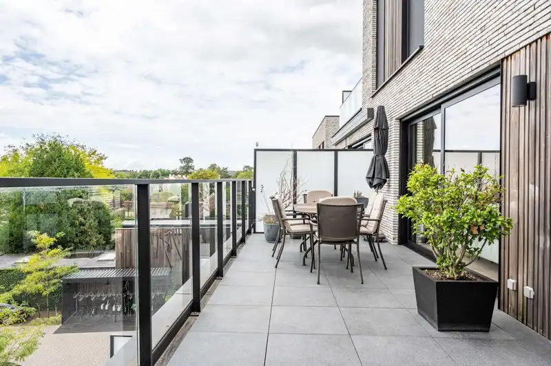 Prachtig afgewerkt appartement met ruim zonneterras én 2 slaapkamers in centrum Waregem TE KOOP! foto 12