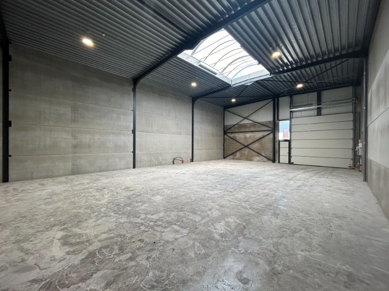 Nieuwbouw magazijn te koop – 226,32 m² met 2 parkings foto 2