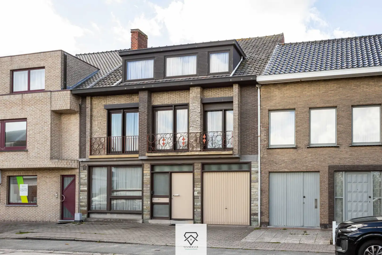 Hoofdfoto van de publicatie: Ruime gezinswoning met veel potentieel in hartje Lochristi