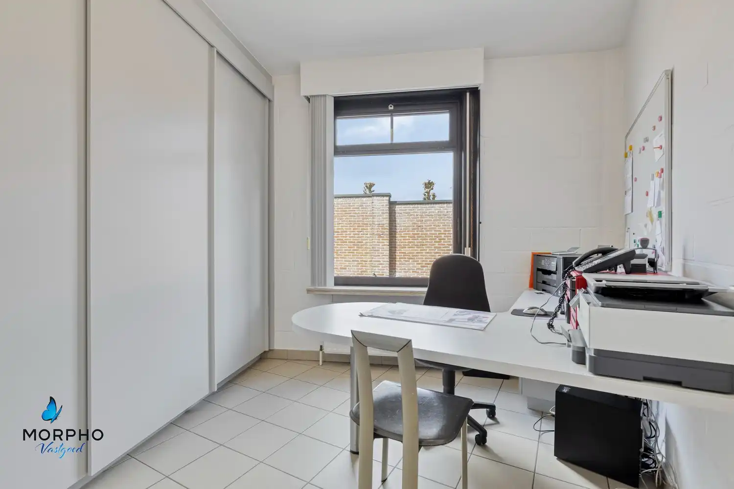 Instapklare handelswoning op topligging langs de N50 te koop in Wingene foto 11