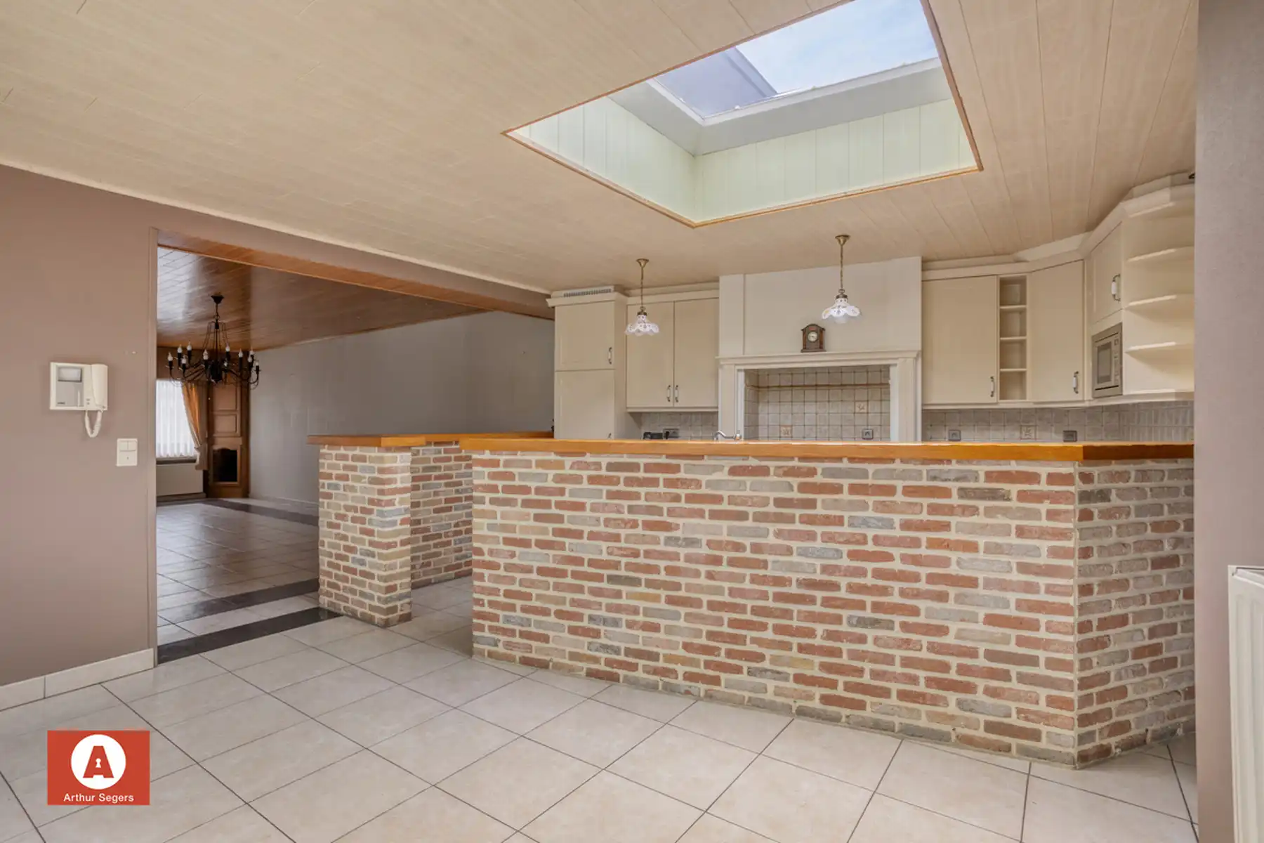 Instapklare HOB met oprit & dubbele garage met zolder. foto 7