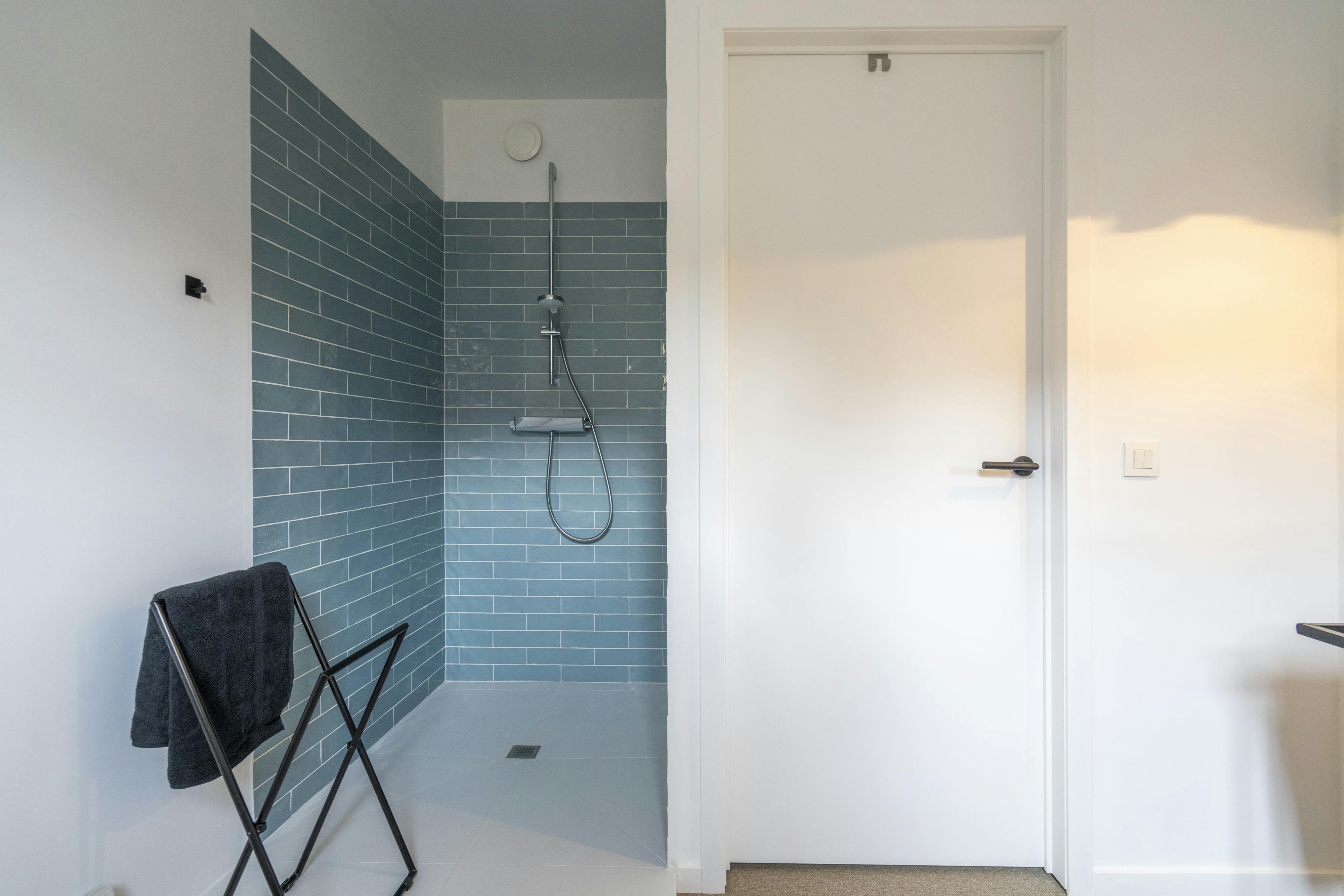 Prachtig gerenoveerde herenwoning te koop met uitweg  foto 12