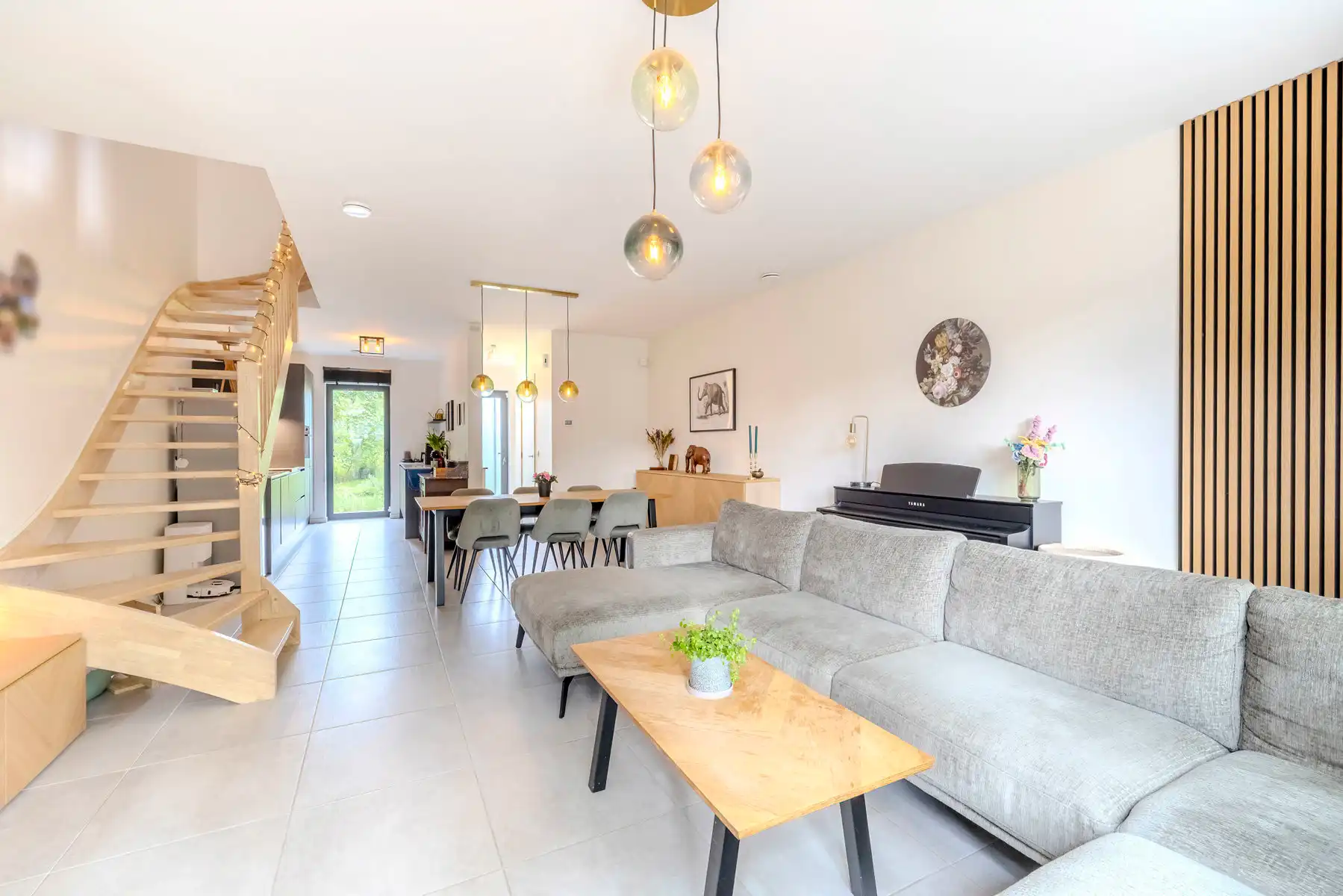 Recente woning met 3 SLP, 2 BK, tuin en 3 autostaanplaatsen foto 6