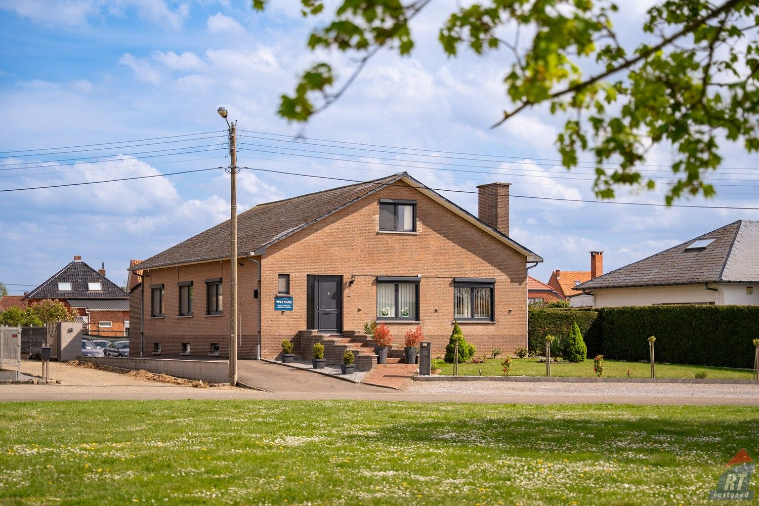 Grondig gerenoveerde open bebouwing op 10a11ca met garage en 5 slaapkamers foto 27