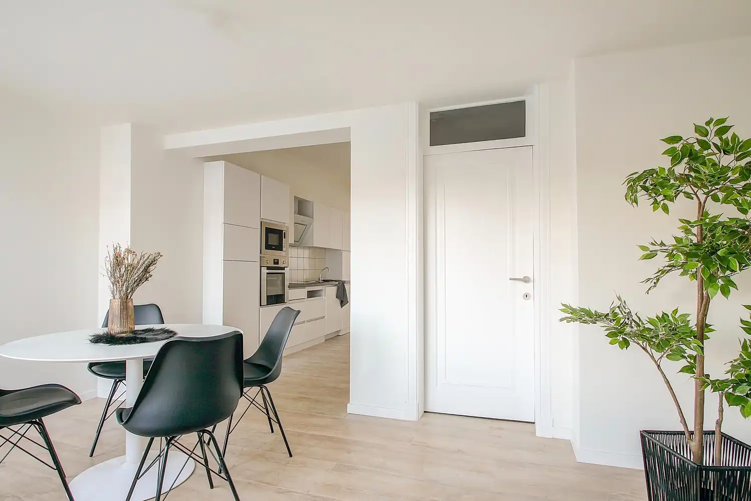 Uniek multifunctioneel gebouw met polyvalente ruimte (±300 m²) en gerenoveerde triplexwoning met terras. foto 18