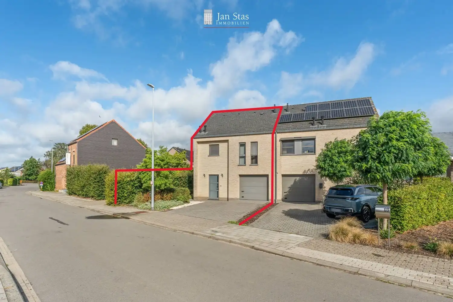 Ruime en energiezuinige halfopen bebouwing met 4 slaapkamers in Wilsele foto {{pictureIndex}}