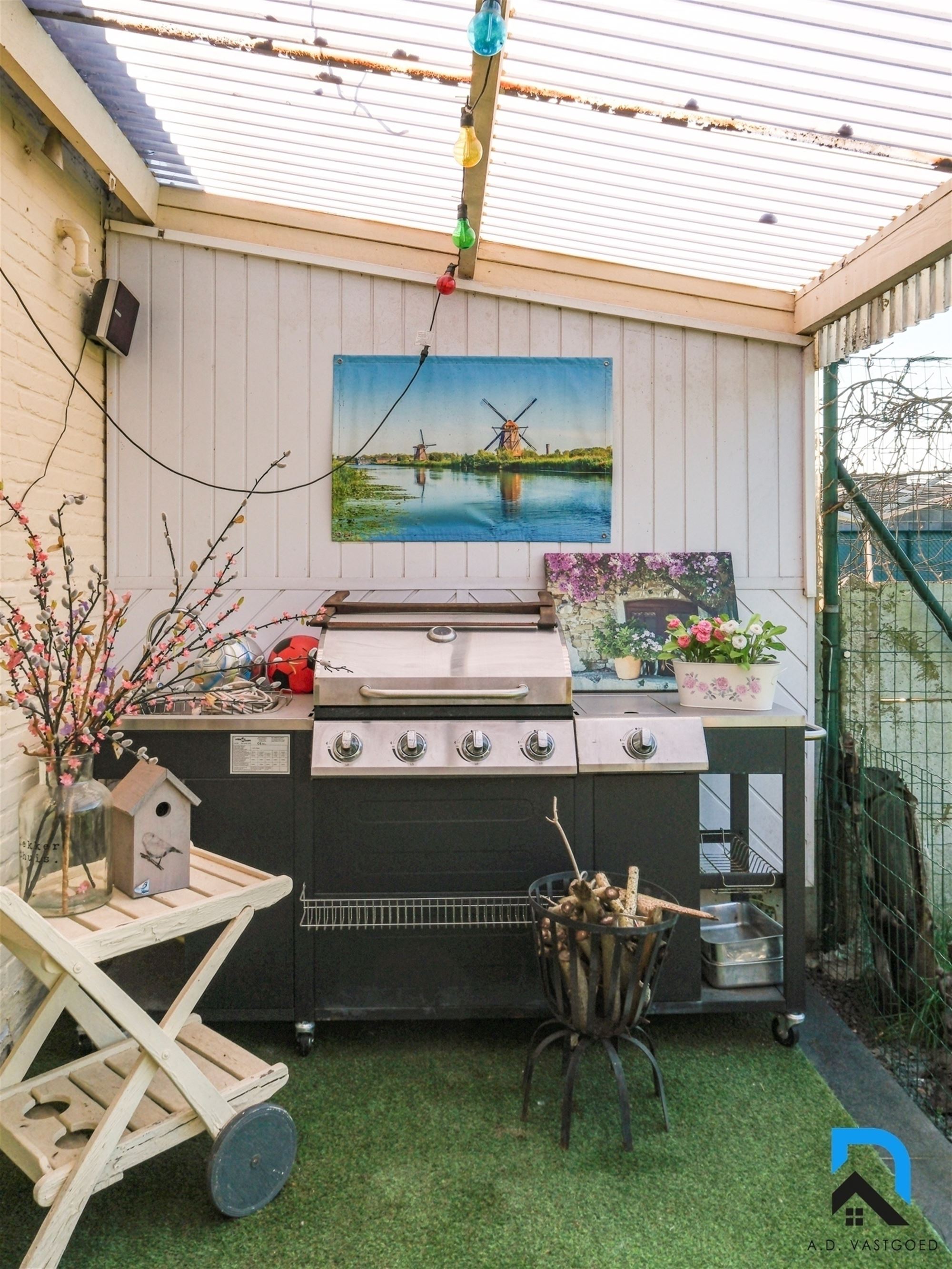 Ruime woning met grote tuin en dubbele garage foto 27