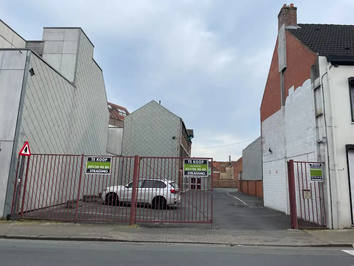 PROJECTGROND foto {{pictureIndex}}