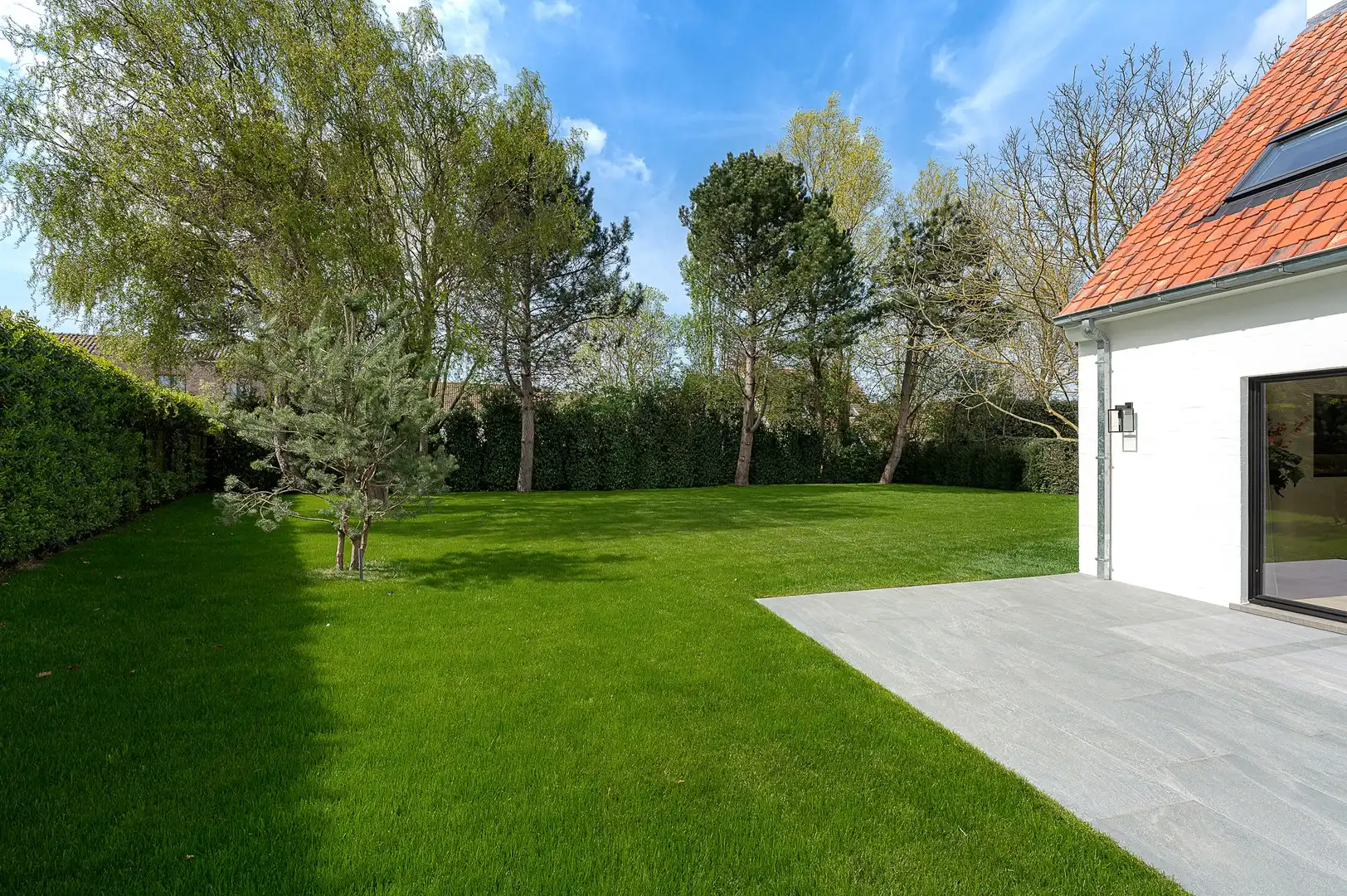 Prachtig gerenoveerde villa, rustig gelegen in een residentiële omgeving aan de rand van Knokke. foto 12