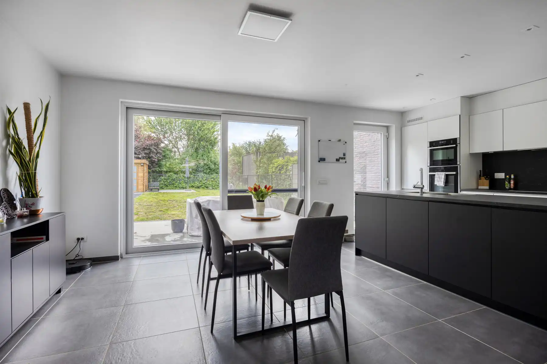 Recente en goed onderhouden woning met 3 slaapkamers foto 8