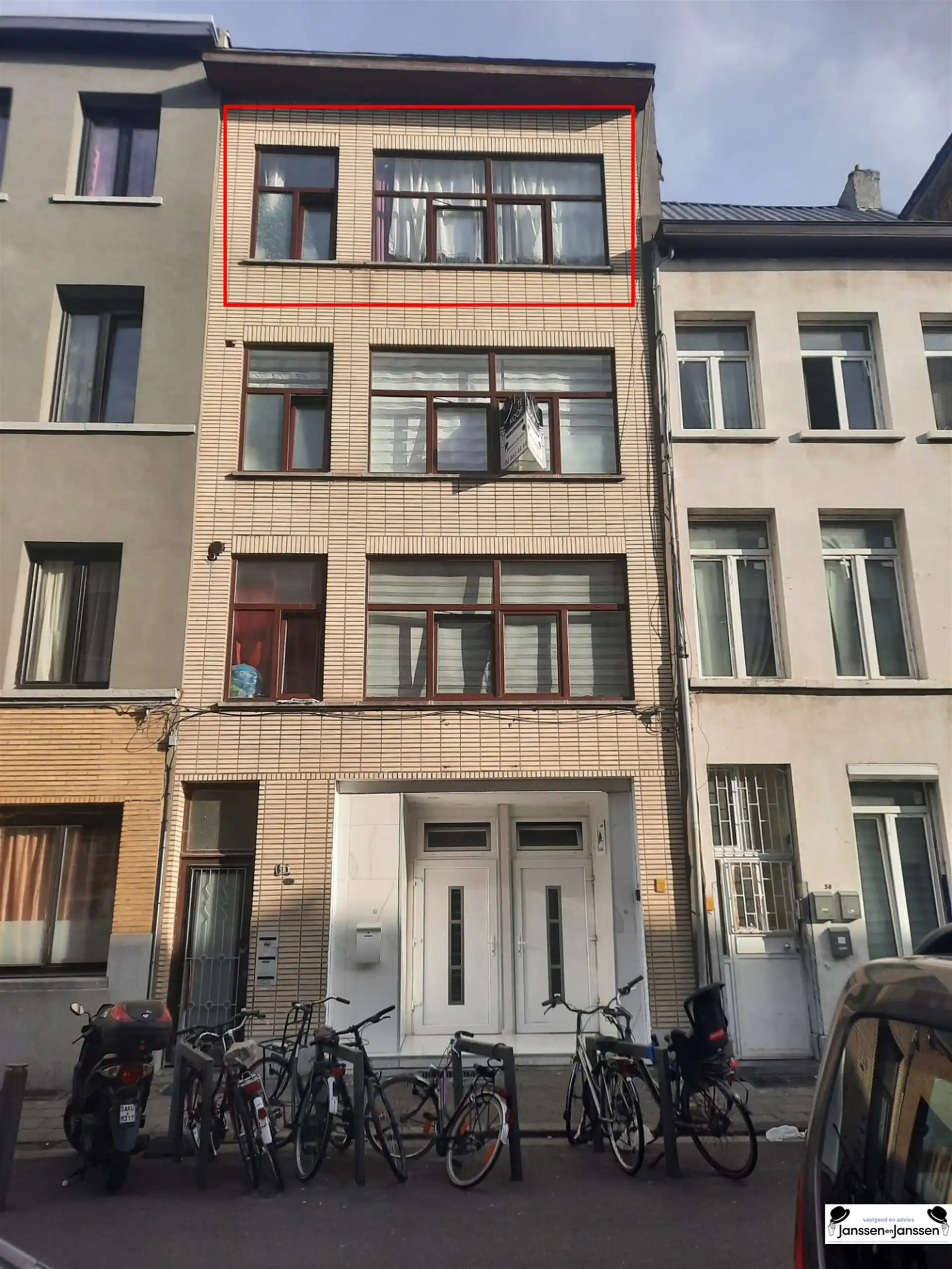 Hoofdfoto van de publicatie: Twee slaapkamer appartement op de eerste verdieping in Antwerpen