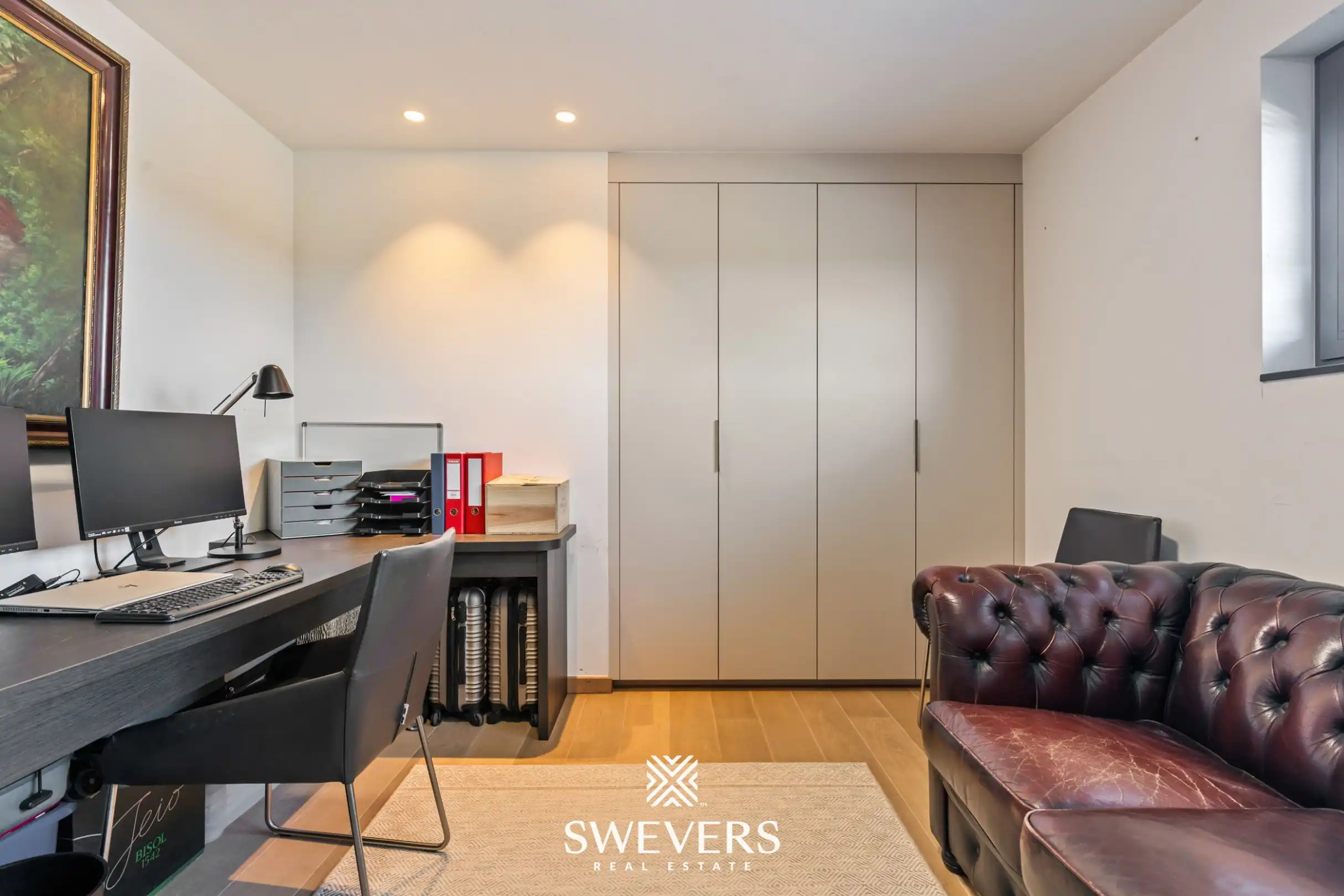 Exclusief penthouse met veel lichtinval en ruim panoramisch terras met prachtig ver uitzicht in centrum Genk foto 15