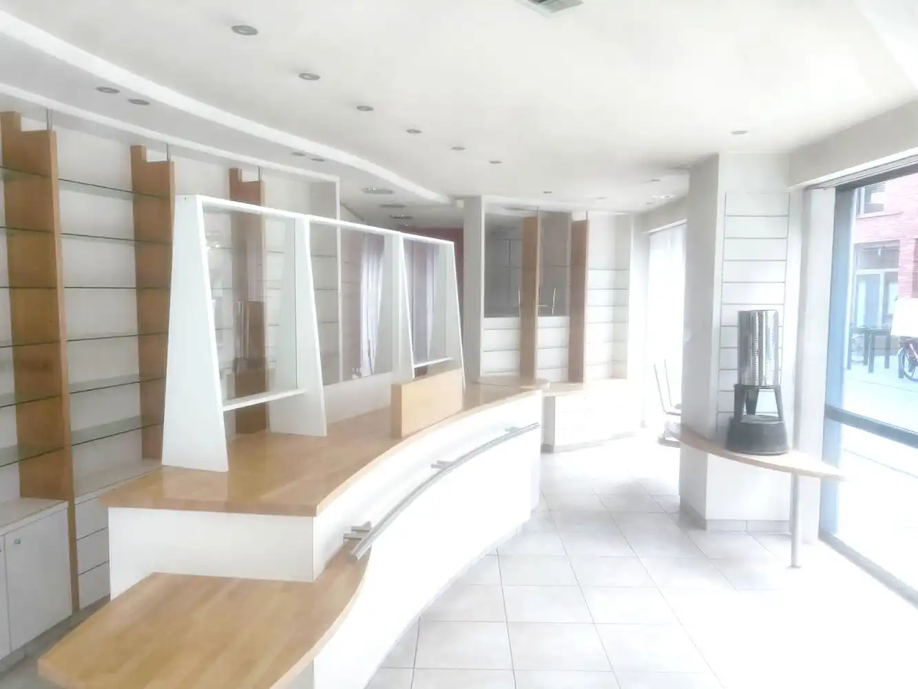 UITSTEKEND GELEGEN HOEKLOCATIE MET INDRUKWEKKENDE GEVELBREEDTE foto 2