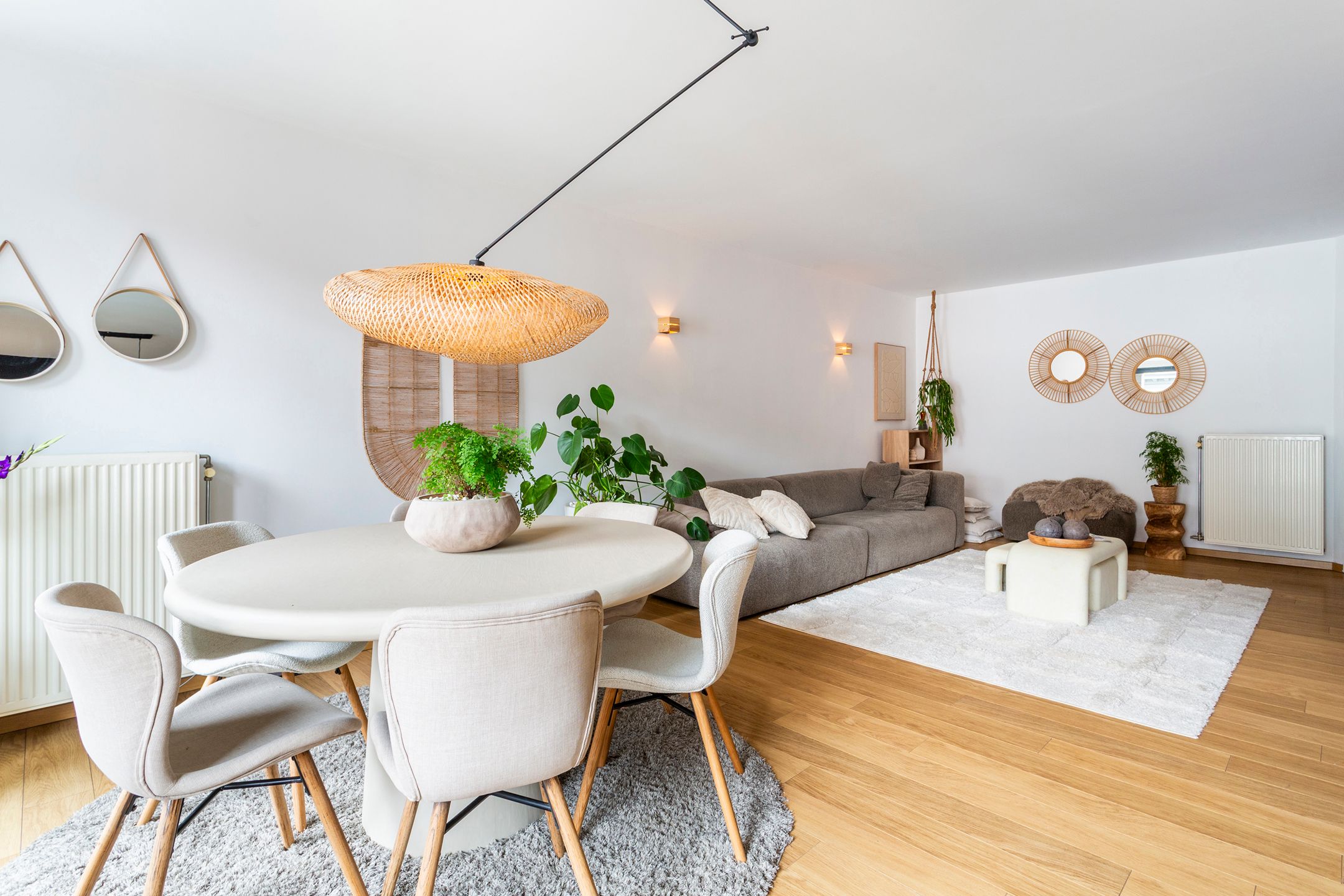 licht appartement met 2 terrassen pal op het Zuid foto 2