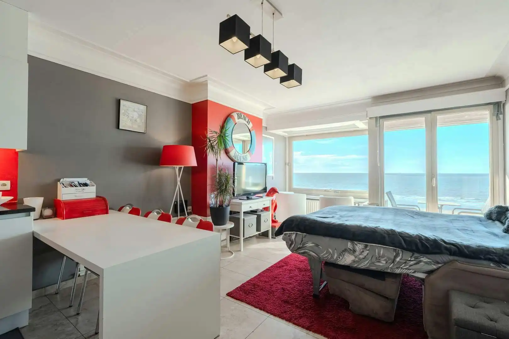 Studio met frontaal zicht op zee  foto 2