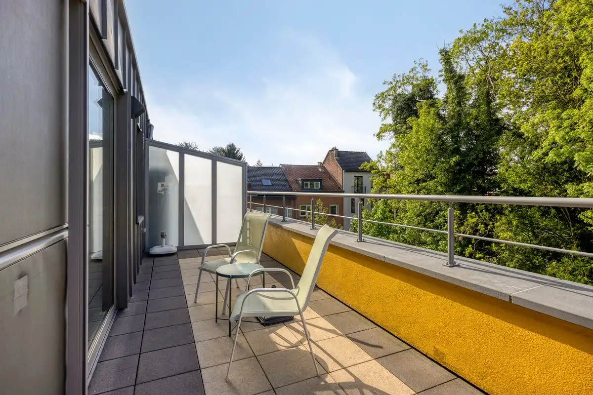 Lichtrijk instapklaar appartement met ruim terras en parking in Strombeek! foto 18