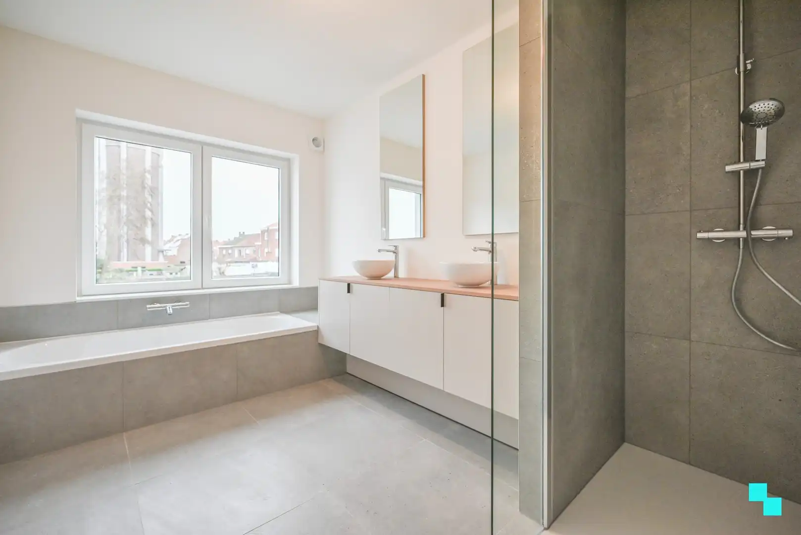 Ruime, instapklare woning met 4 slaapkamers nabij het centrum van Izegem foto 14