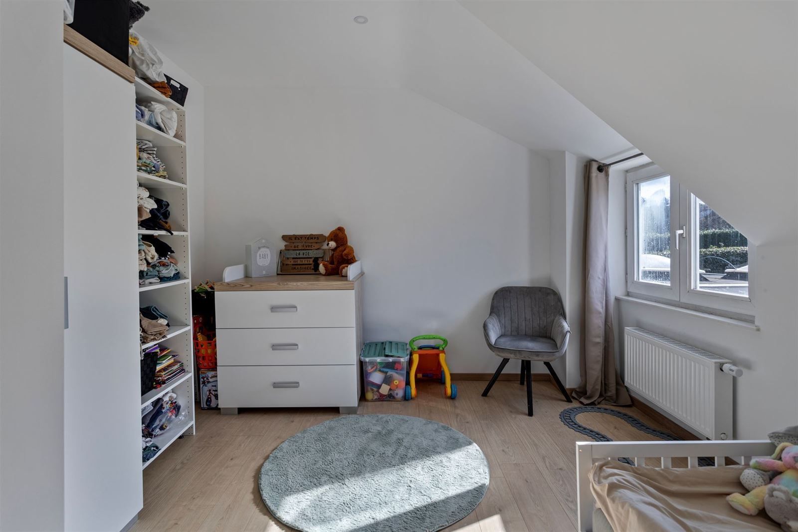 Volledig gerenoveerde woning met 3 slaapkamers, garage en prachtige tuin foto 19