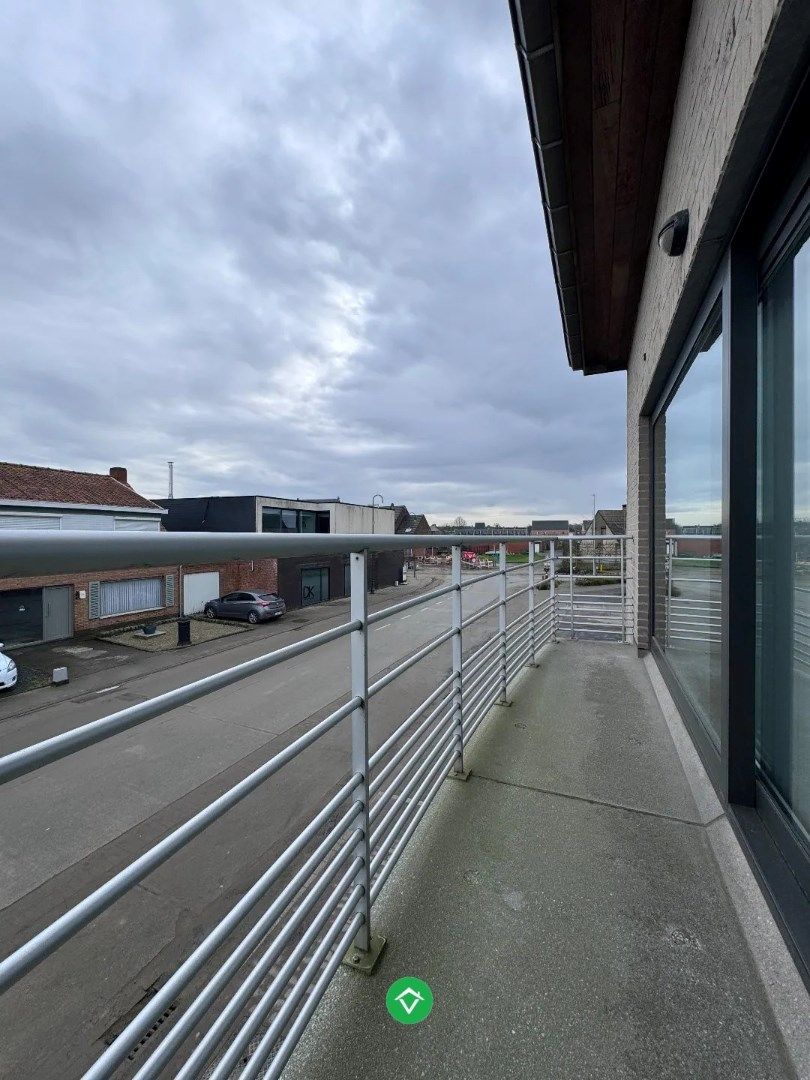 Appartement met 2 slaapkamers en zeer groot terras te Koekelare foto 6