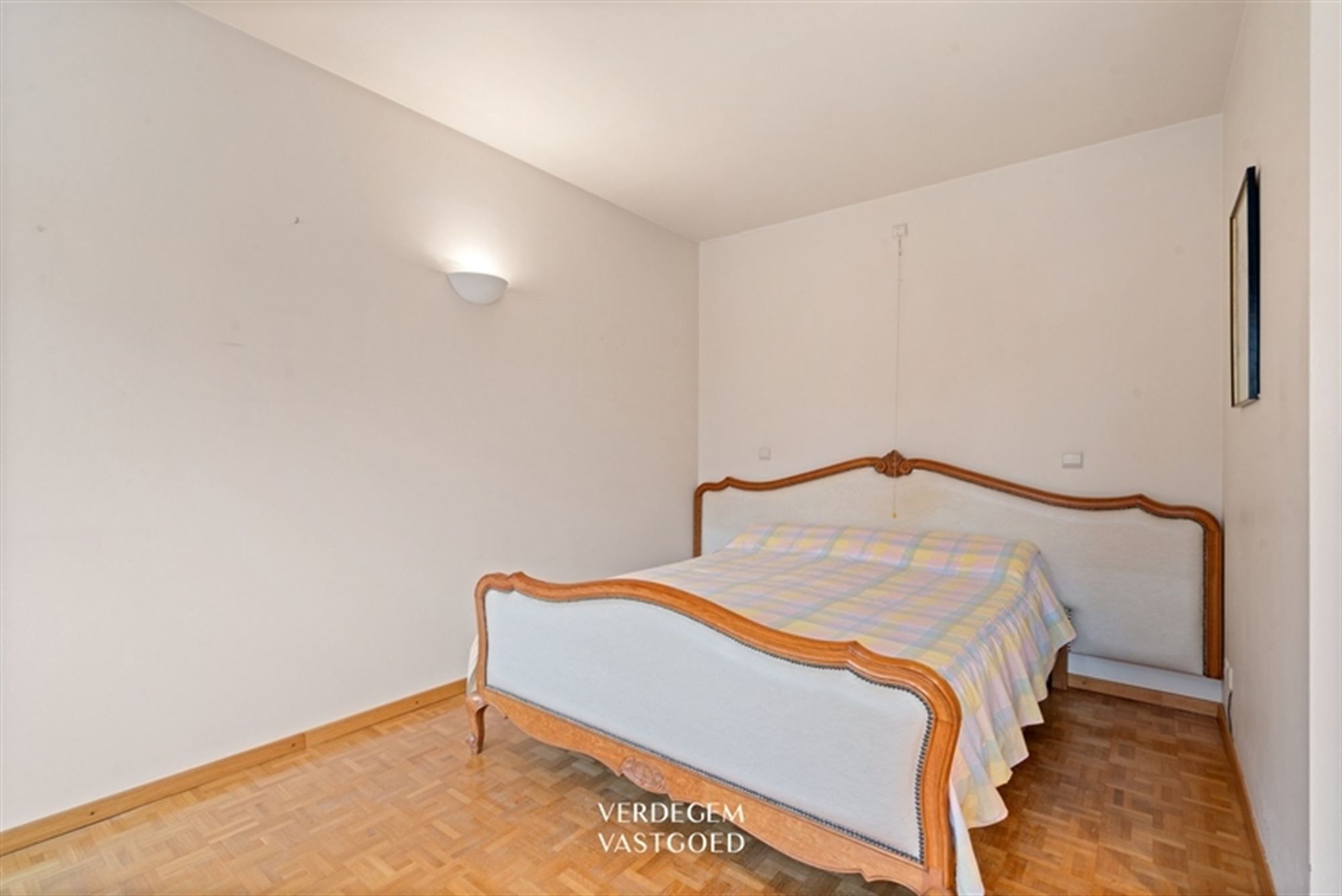 Unieke opbrengsteigendom met 4 entiteiten: handelsruimte, twee 1 slpk-appartementen en grote woning foto 23