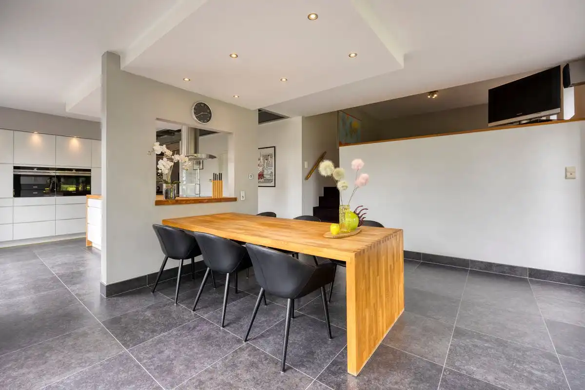 Karaktervolle viergevel woning op 24 are in Grimbergen – wonen en werken op toplocatie foto 16