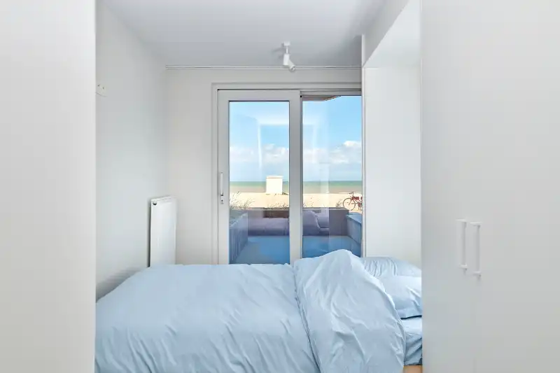 RECENTE DUPLEX MET 3 SLAAPKAMERS OP DE ZEEDIJK foto 9