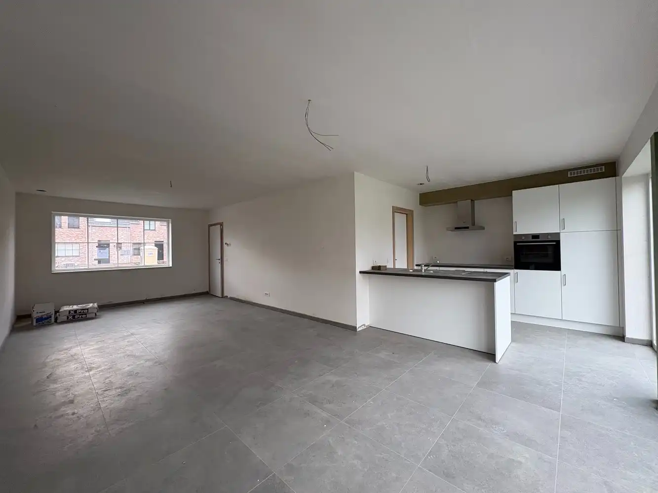 Nieuwbouwwoning met drie slaapkamers + carport foto 5