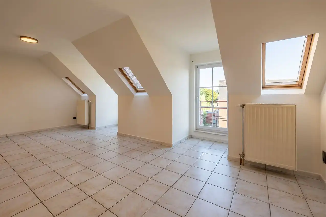 Appartement met twee slaapkamers en garage op rustige en toch centrale locatie foto 7