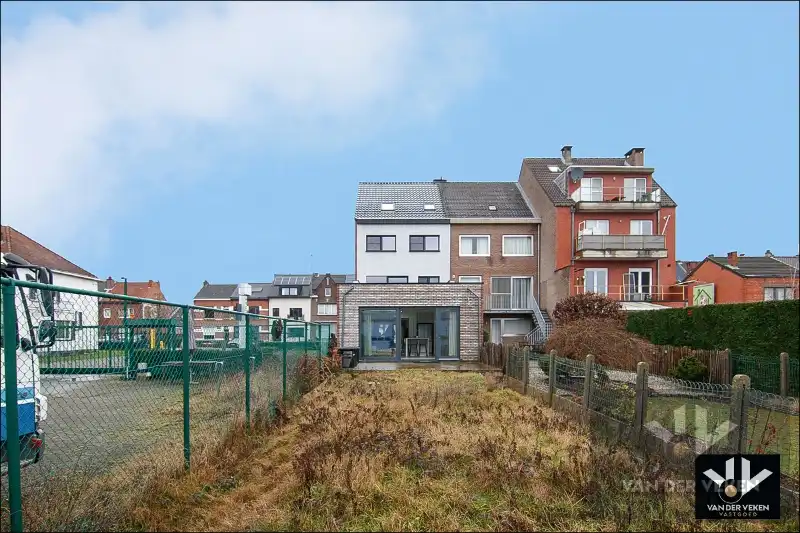 RUIME GEZINSWONING 4 VERDIEPINGEN TOTALE RENOVATIE VAN KELDER TOT ZOLDER foto 23