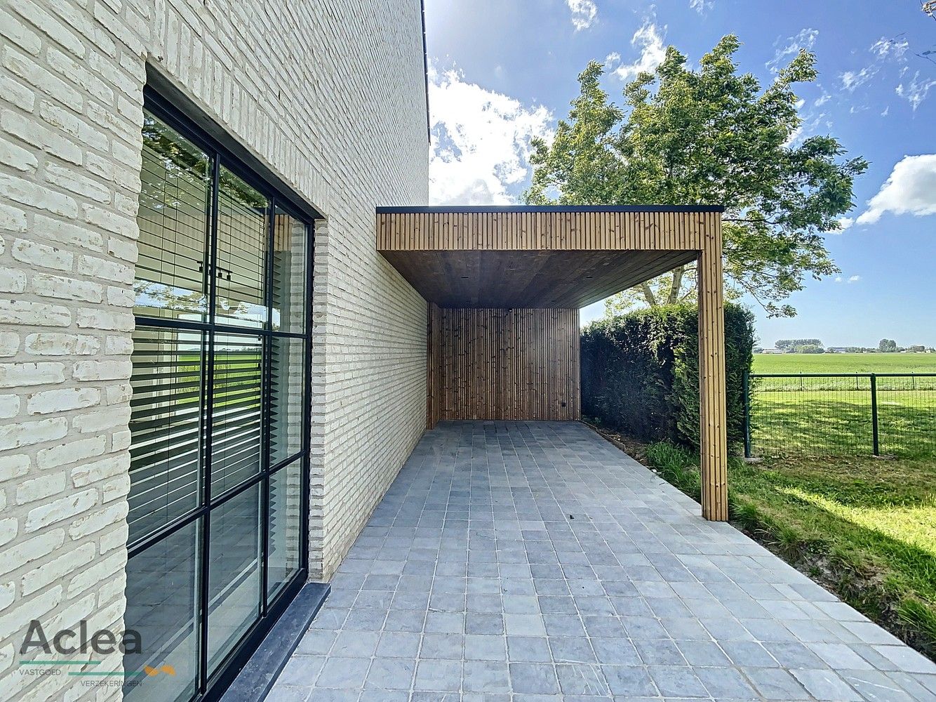 Prachtige recente koppelwoning met 5 slpks foto 30