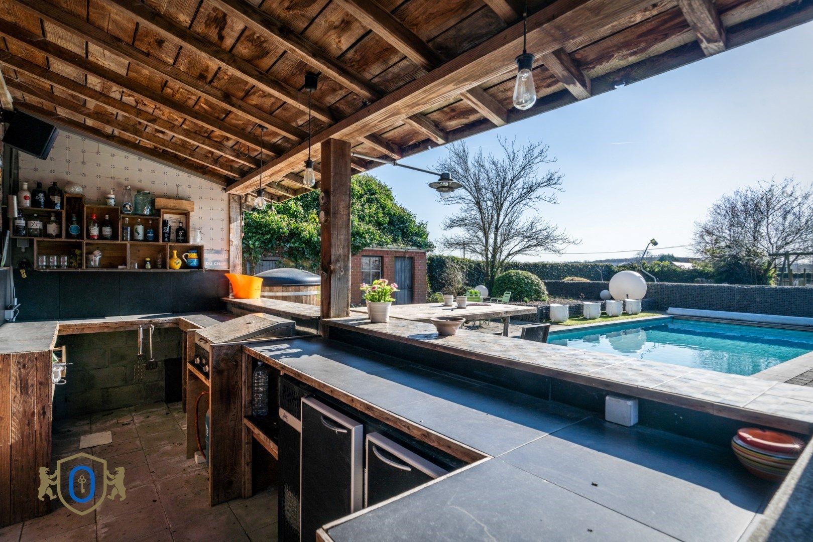 Landhuis met meerdere bijgebouwen foto 23