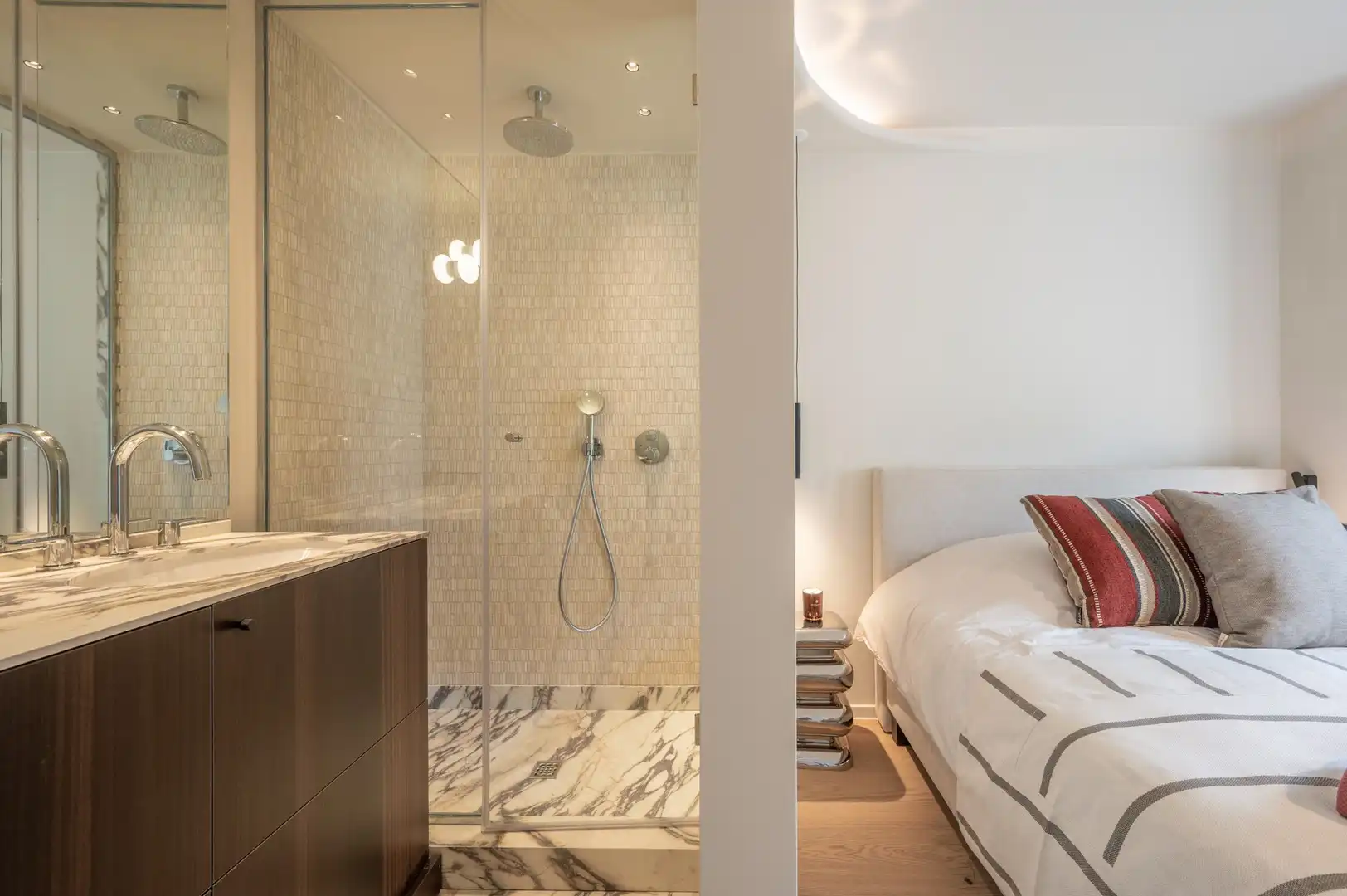 Prachtig gerenoveerd appartement nabij het centrum en de zee met open zichten. foto 24