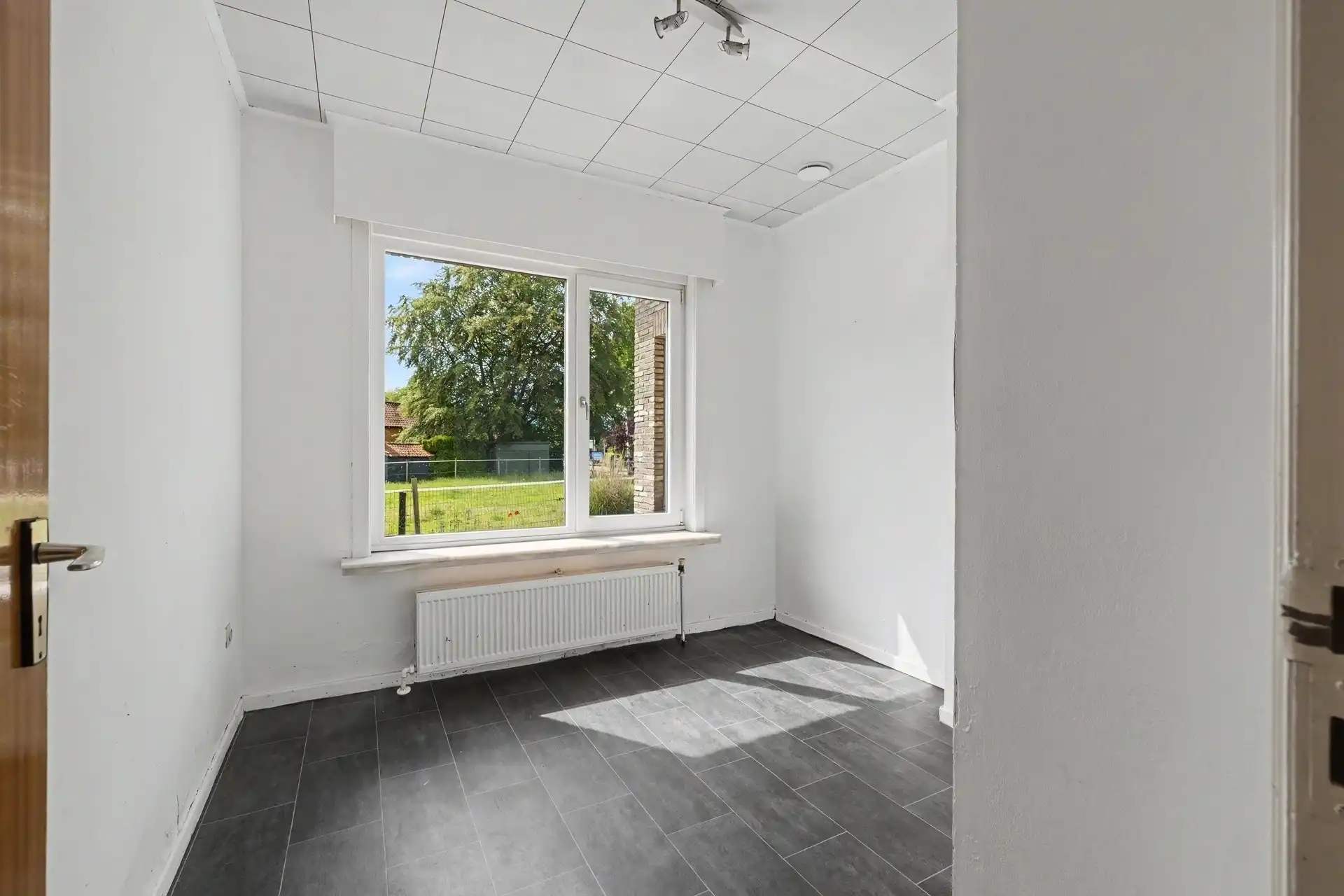 Uitstekend gelegen open bebouwing type bungalow met prachtig uitzicht foto 15