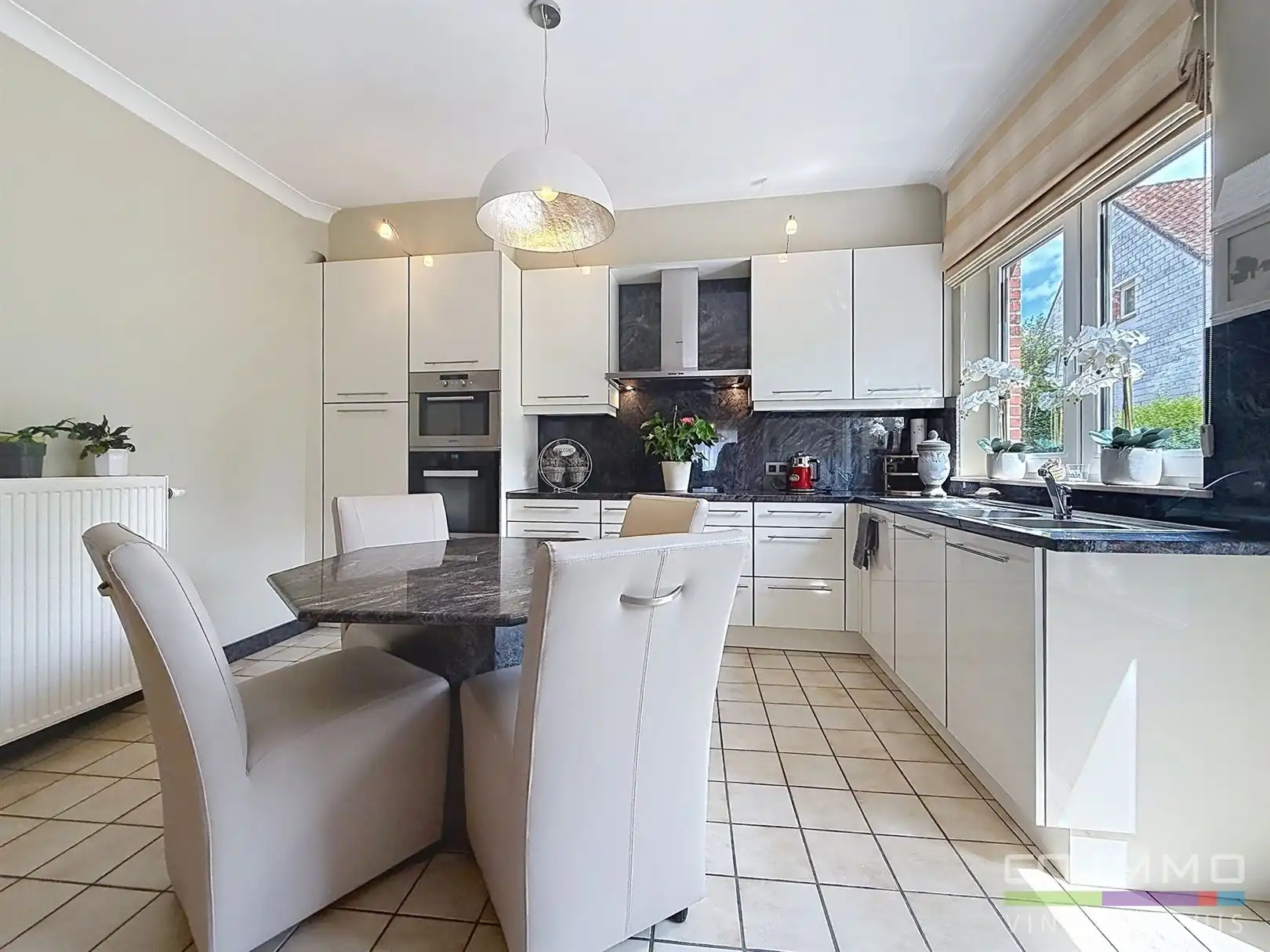Ruime woning met extra woon- of werkpotentieel  foto 15