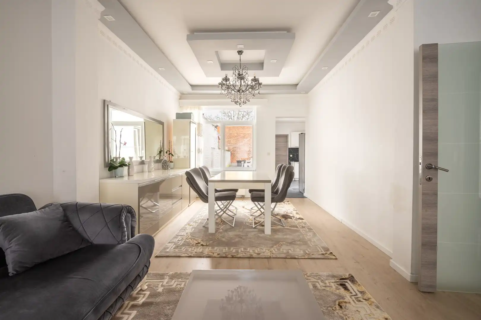 Stil en centraal wonen in het hart Merksem! foto 4