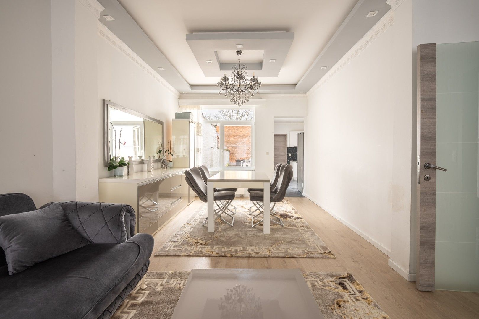 Stil en centraal wonen in het hart Merksem! foto 4