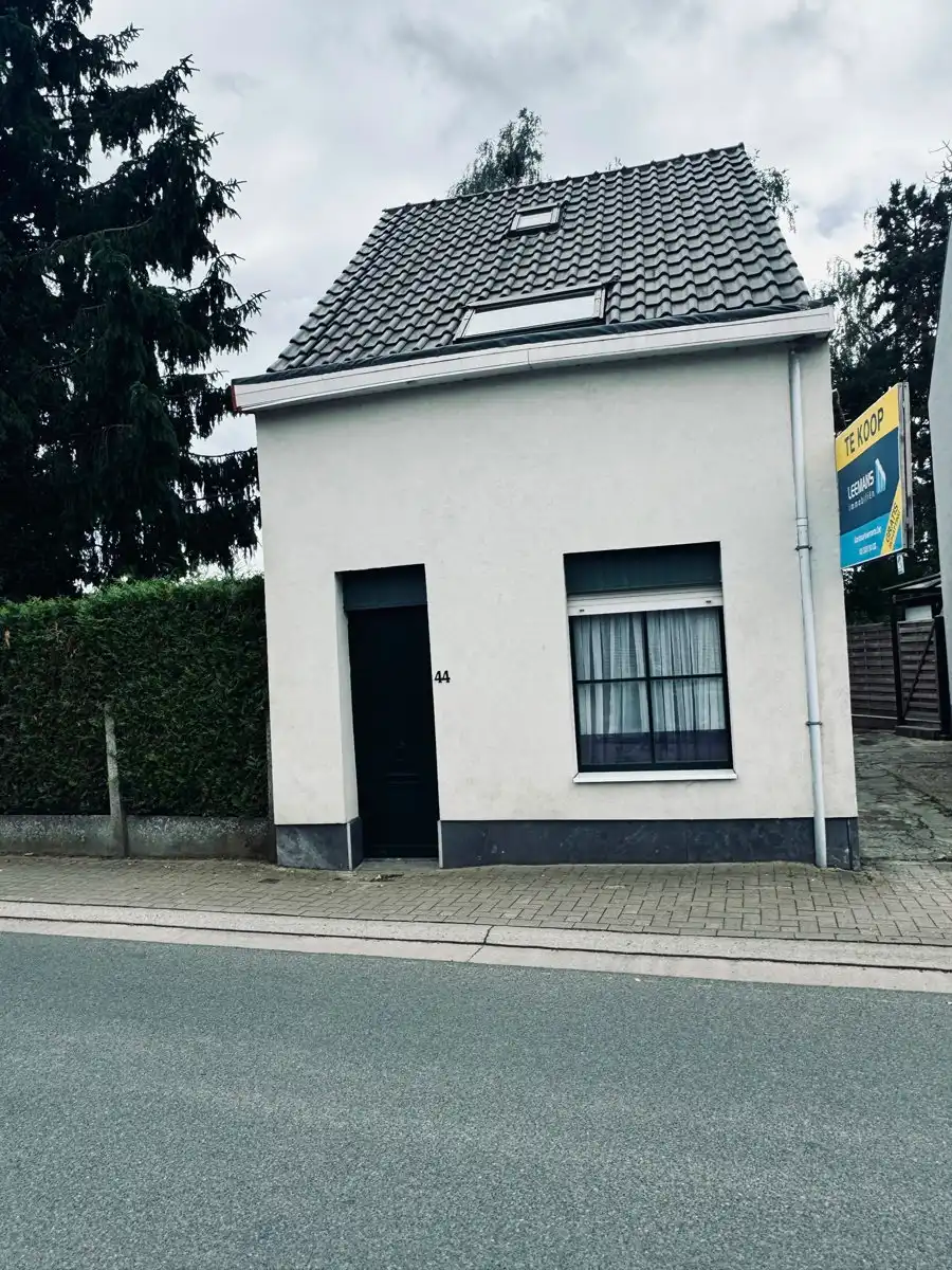 Leemans Immobiliën biedt u deze charmante woning aan op een centrale ligging in Asse foto 2