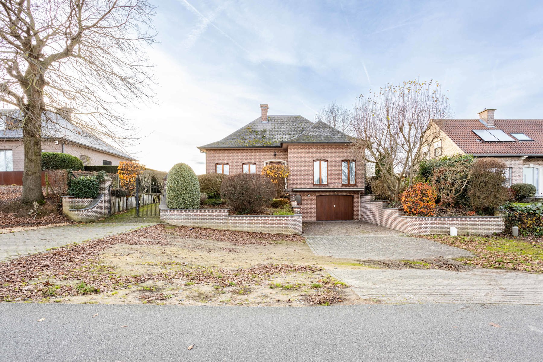 Hoofdfoto van de publicatie: Solide open bebouwing op gunstige ligging.