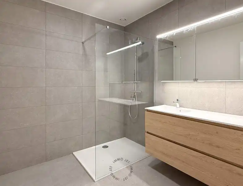 Lichtrijk nieuwbouwappartement met twee slaapkamers, terras en autostaanplaats foto 13