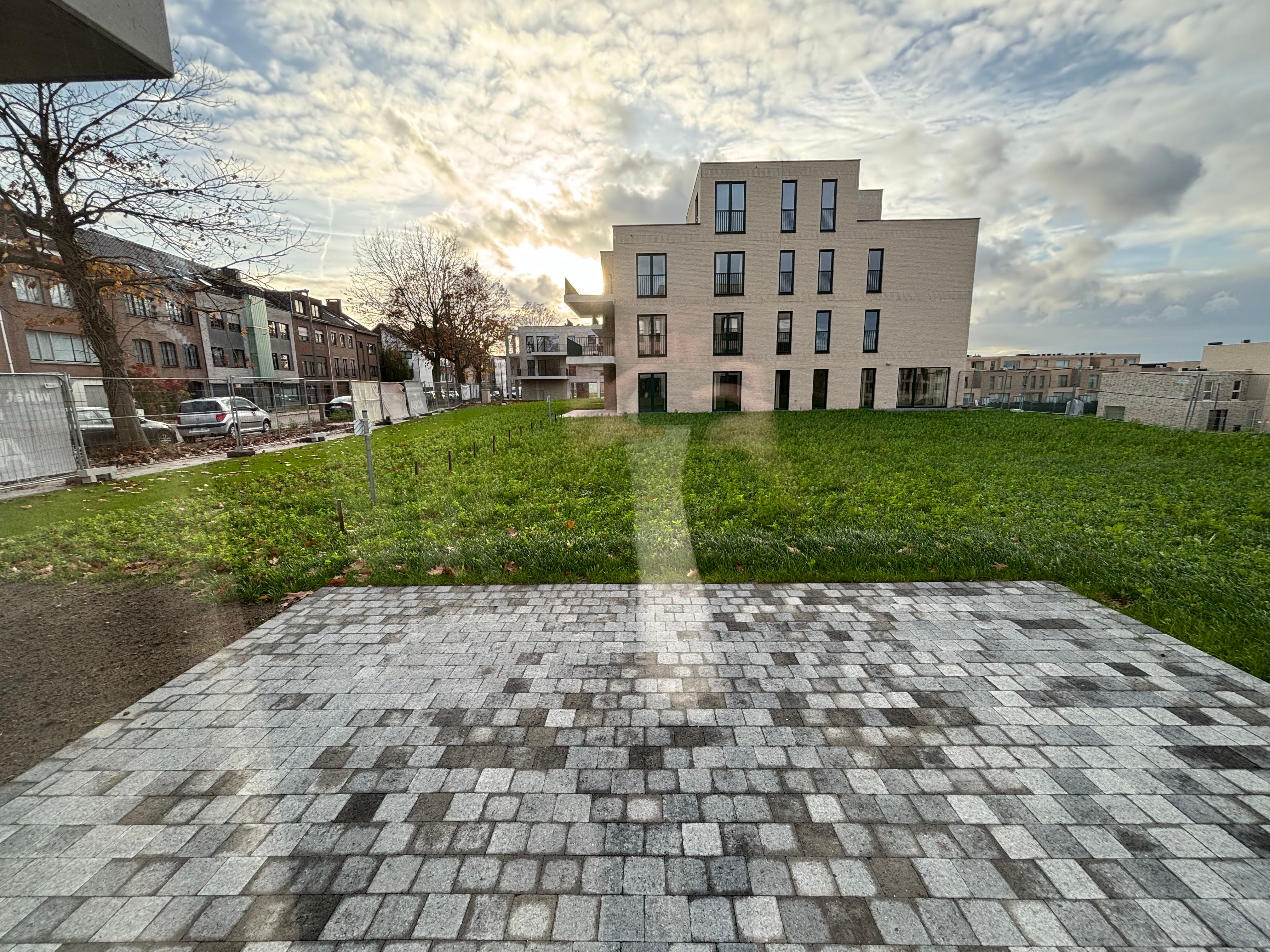 ✨ Exclusief nieuwbouw appartement,  gelijkvloers met zeer mooi terras . foto {{pictureIndex}}