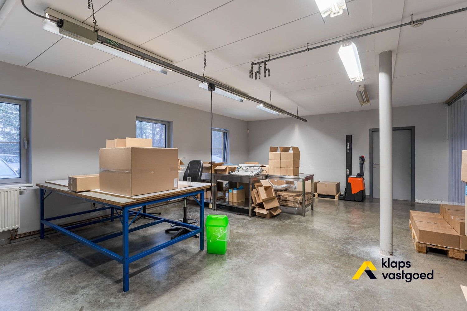 Knappe industriële hal op het bedrijventerrein van Rotem foto 7