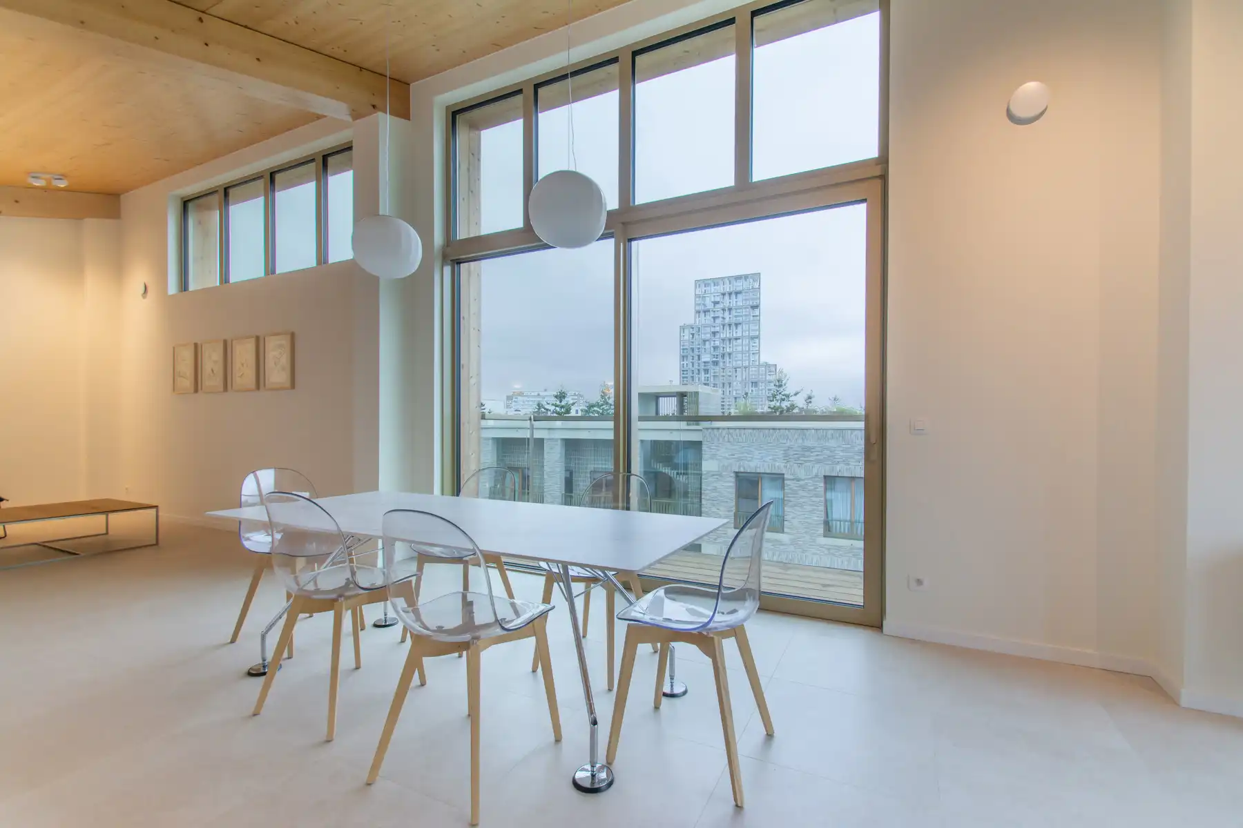 Prachtig gemeubelde 3-kamer penthouse met grote terrassen foto 5
