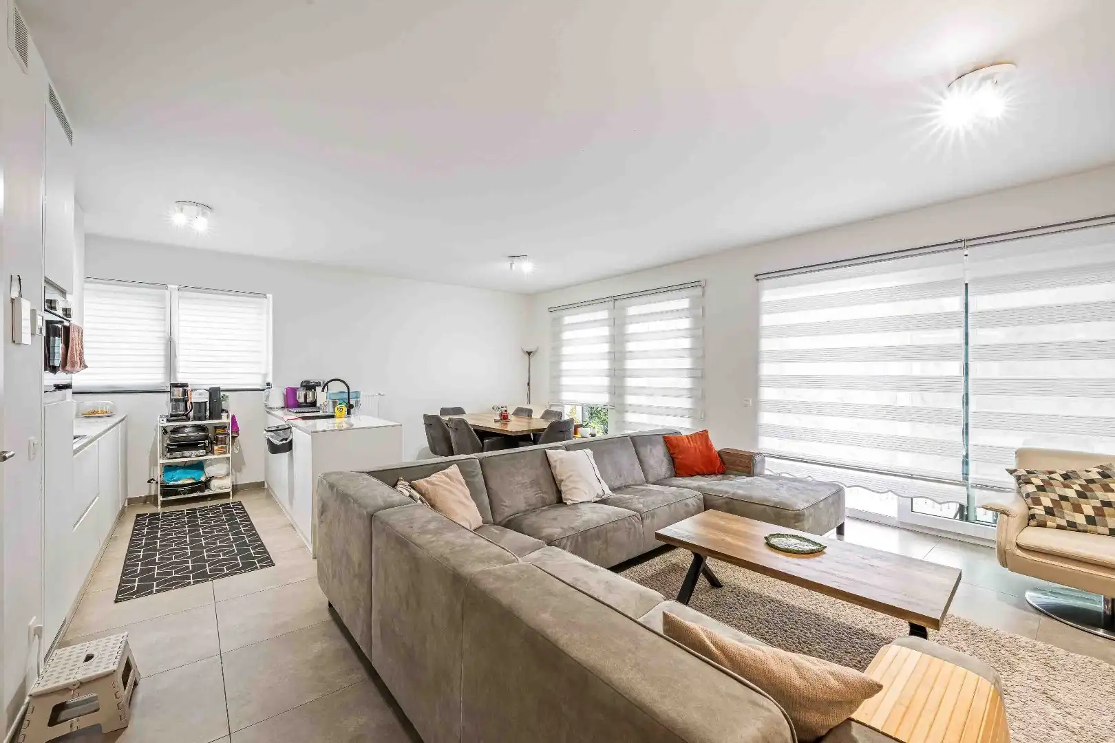 Recent, instapklaar appartement met 2 slaapkamers en ondergrondse staanplaats in Wevelgem foto 3