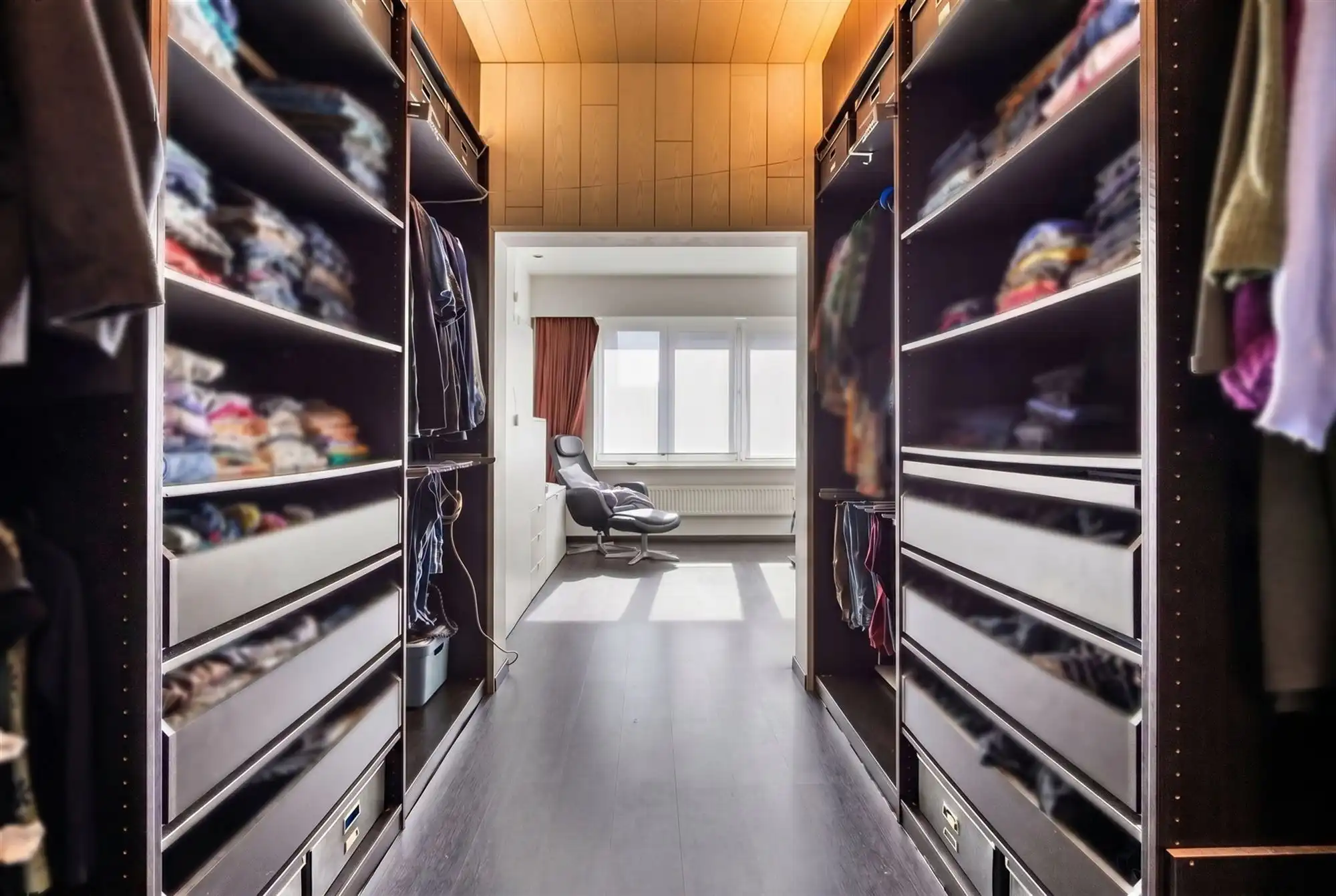 Verrassend ruime instapklare gezinswoning met garage foto 19