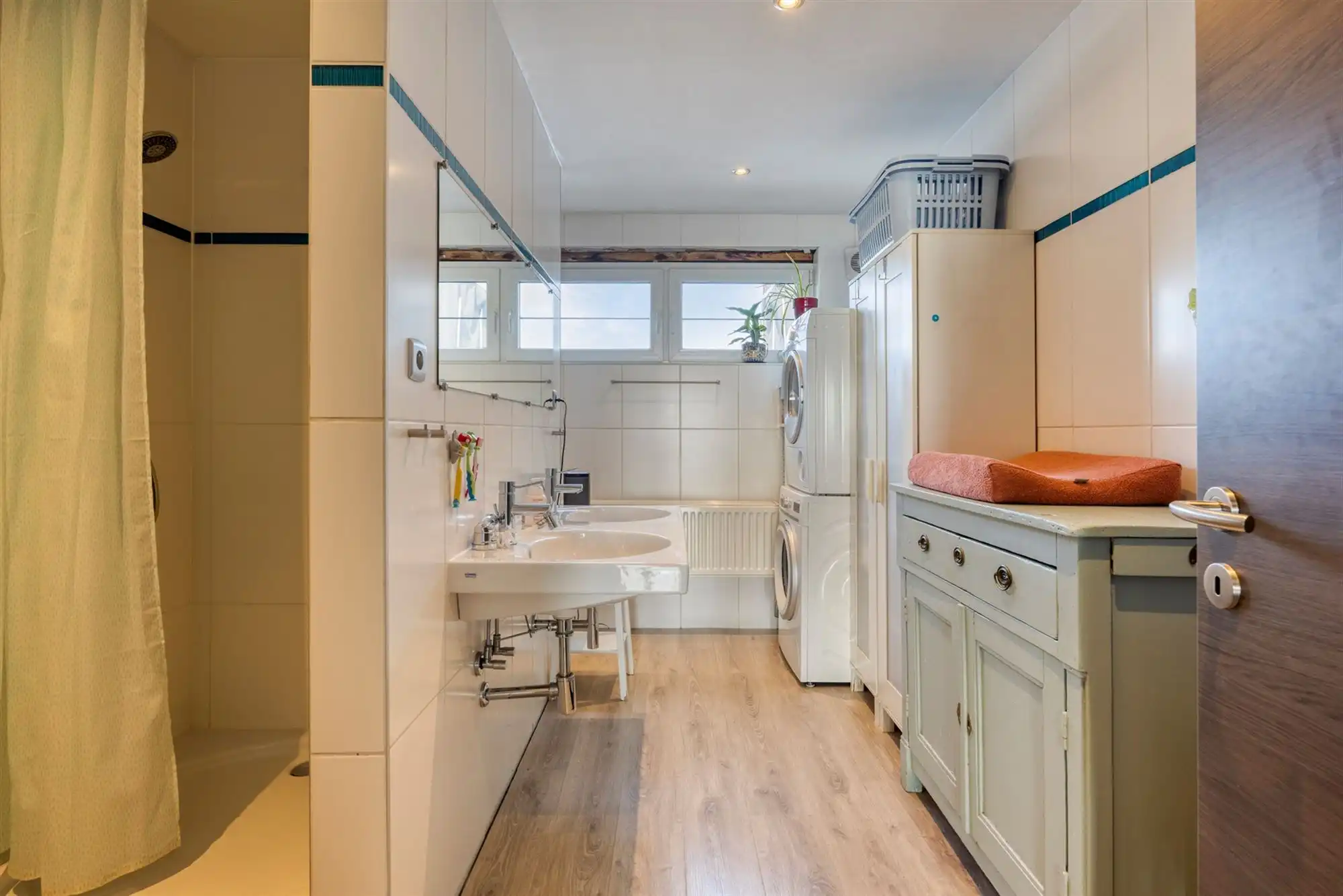 Ruime gezinswoning met garage en uitstekende bereikbaarheid foto 19