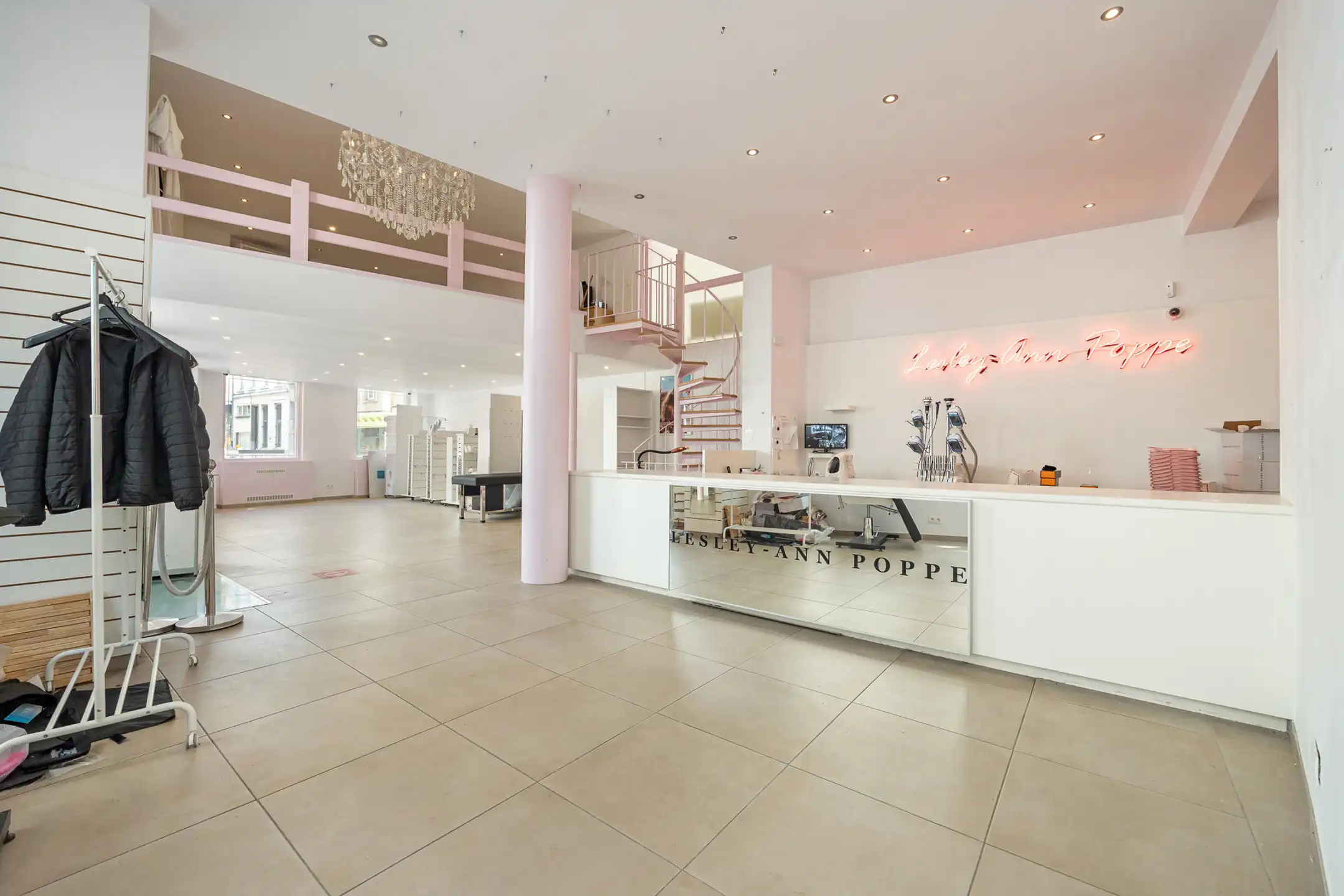 ANTWERPEN - Uitzonderlijke handelsruimte op centrale locatie foto 2