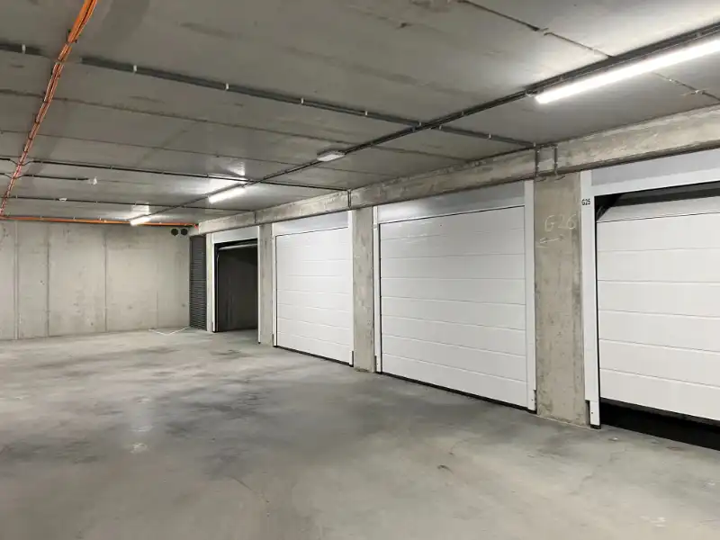 App met 2  slpkm, garage en kelderberging foto 23