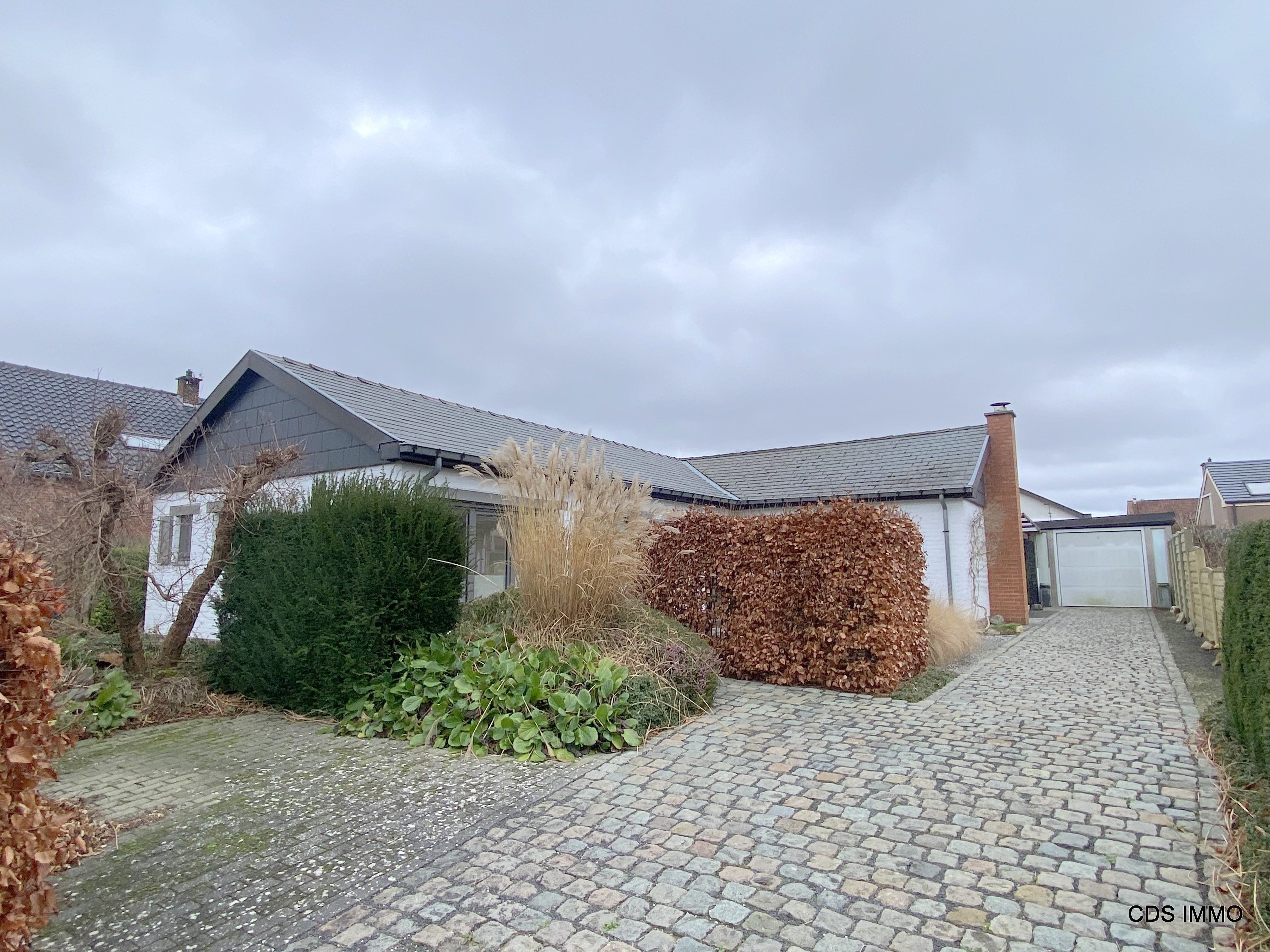 Bungalow met 3 slaapkamers en garage foto 2